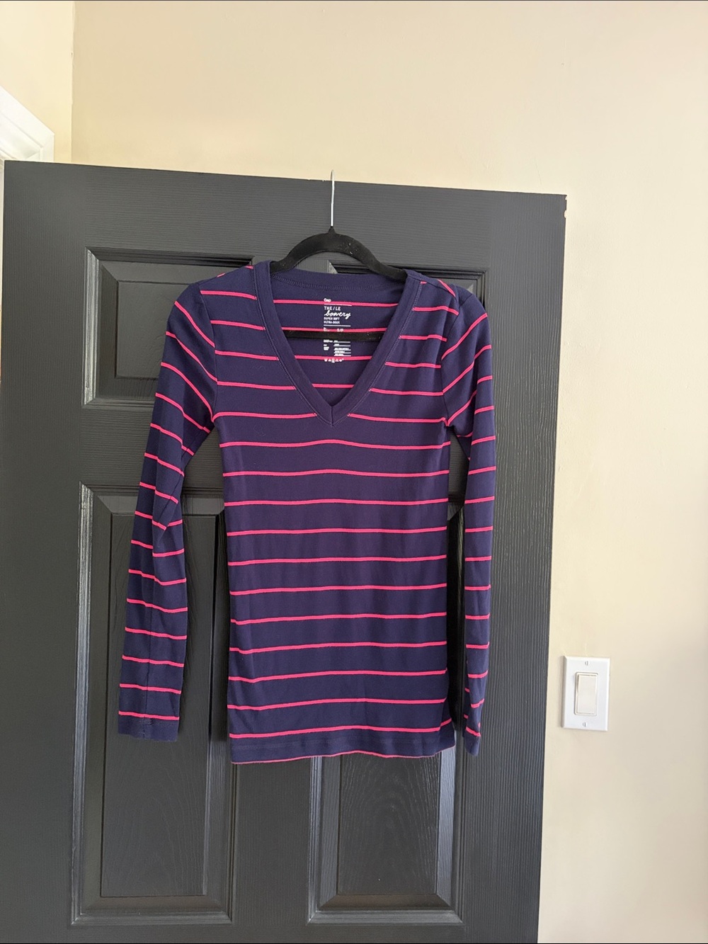 GAP Navy Long-Sleeve V-Neck with Pink Stripes